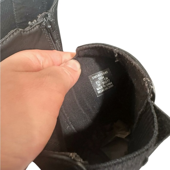 Zara | Black Leather Platform Lug Boots | Pull On | EU 39 / US 8.5 - Picture 5 of 8